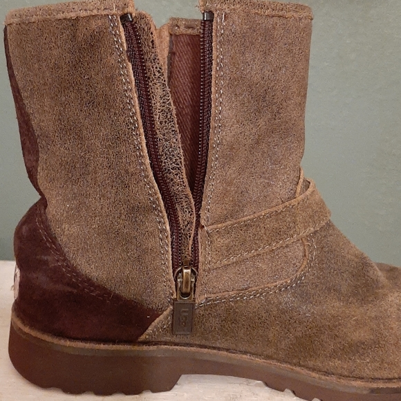 UGG boots - Picture 8 of 10